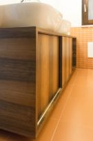 <strong>mobile lavabo, essenza </strong> design: merA architetti Arredo Bagno