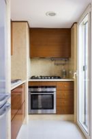 <strong>cucina ad elle discontinua, essenza laccato e marmo </strong> Design Cucine