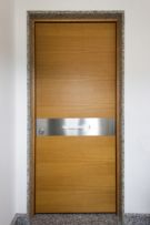 <strong> rivestimento blindato, essenza e acciaio </strong> Porte Interne e Scorrevoli